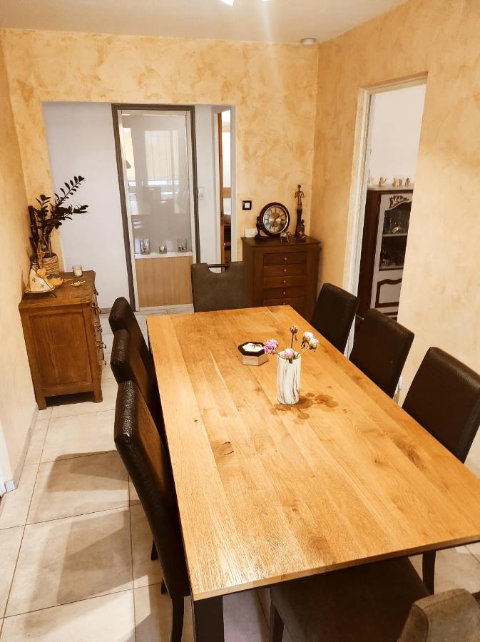 סן פריסט "Home Sweet Home" - 70M2 - Proche Lyon, Eurexpo, Groupama & Matmut Stadium, Ldlc Arena מראה חיצוני תמונה